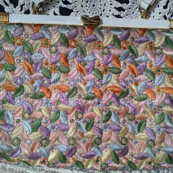 60s Vintage Embroidered Handbag - Picture 2 of 11